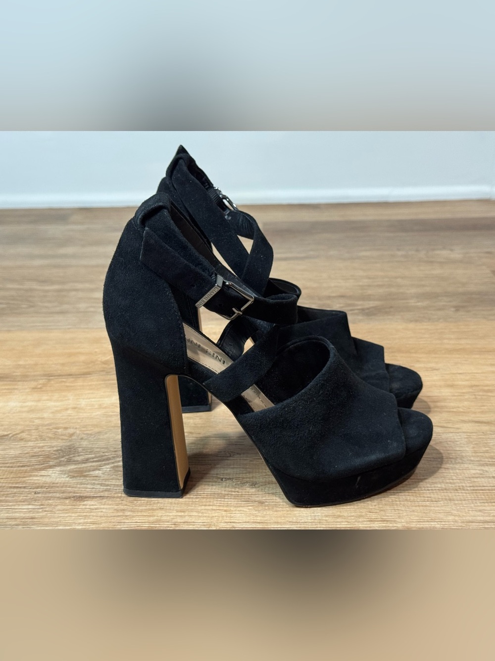 Gianni Bini Black Suede Block Heel Platform Size 7